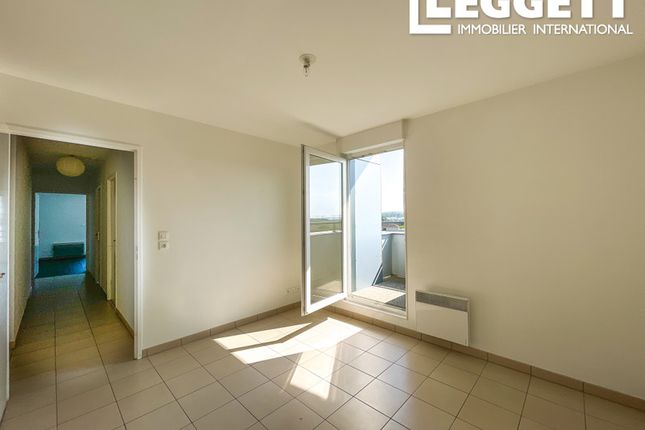 Apartment for sale in Cergy, Val-D'oise, Île-De-France