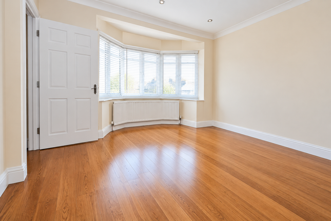 91 Bridgwater Road, Ruislip photo 3