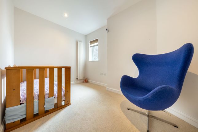Terraced house to rent in Victoria Road, New Barnet, Barnet