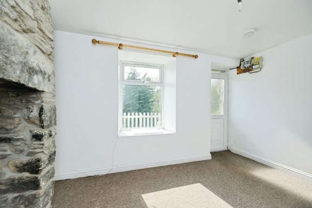 6, Pengelli Terrace, Gwynedd photo 3