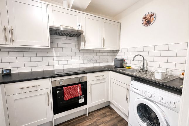 13, Castle Hill Court, Bodmin photo 3