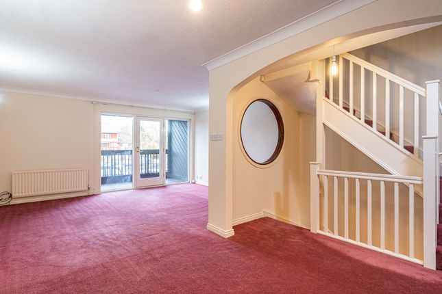 43, Marina Approach, Hayes photo 2