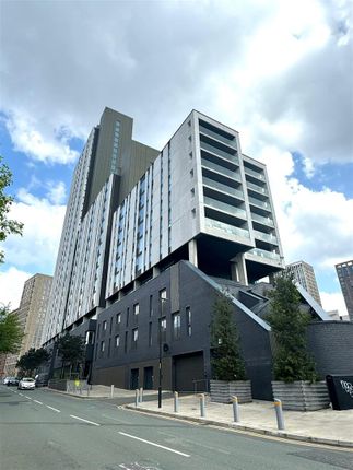 Flat to rent in Oxygen Tower, 50 Store Street, Manchester