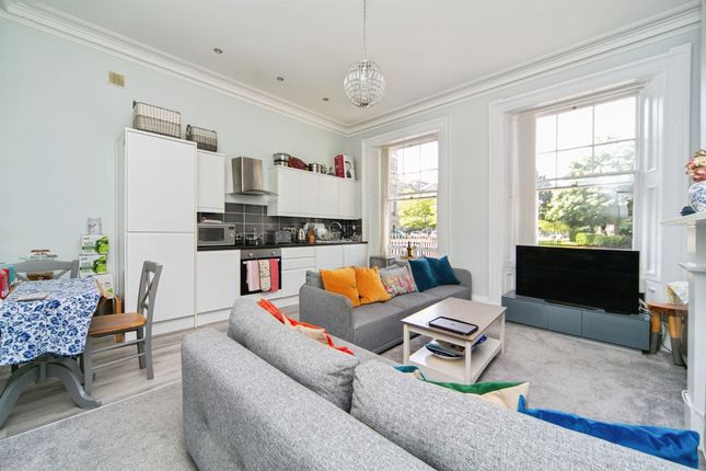 Flat 2, 2, Hamilton Square, BIRKENHEAD photo 5