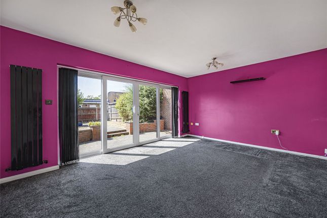 11, Hillsgrove Close, Kent photo 2