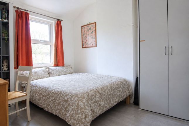 107b Stanley Road, Carshalton photo 5