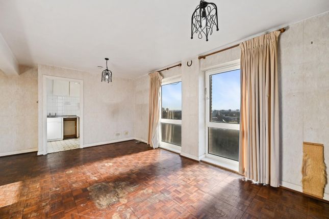 Flat 31, Gilbert Court, Green Vale, Ealing photo 2