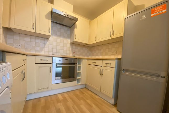 12 Headington Place, Mill Street, Slough photo 3