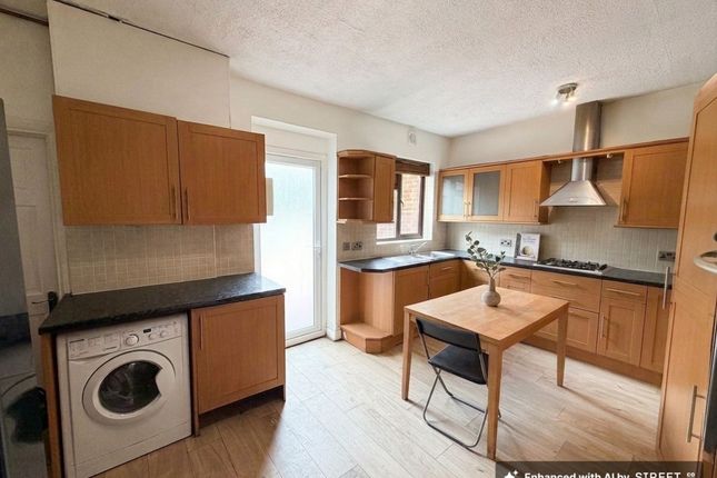 34 Alexandra Road, London photo 2