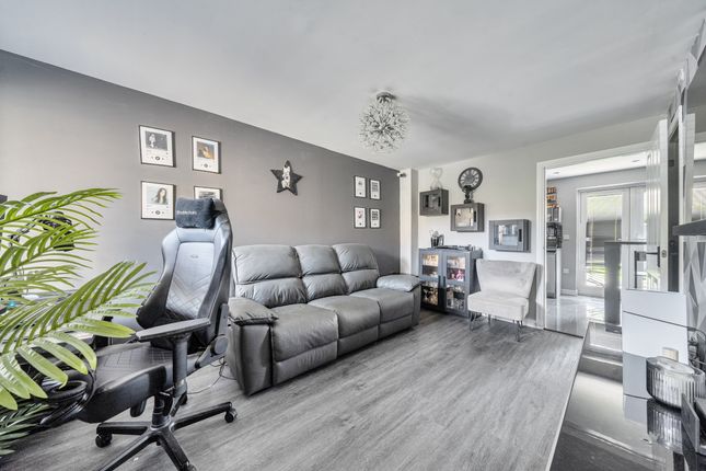 15, Wincombe Road, Swindon photo 4