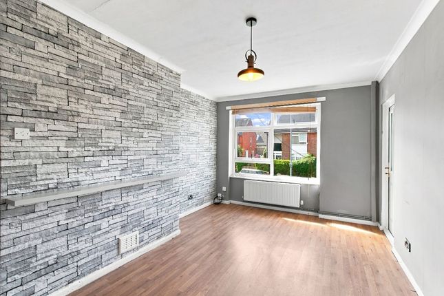 58 Kingsway, Drighlington photo 2