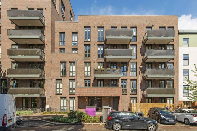 Flat for sale in Geoff Cade Way, Mile End, London