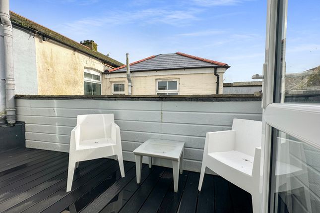 Flat to rent in Frances Street, Truro