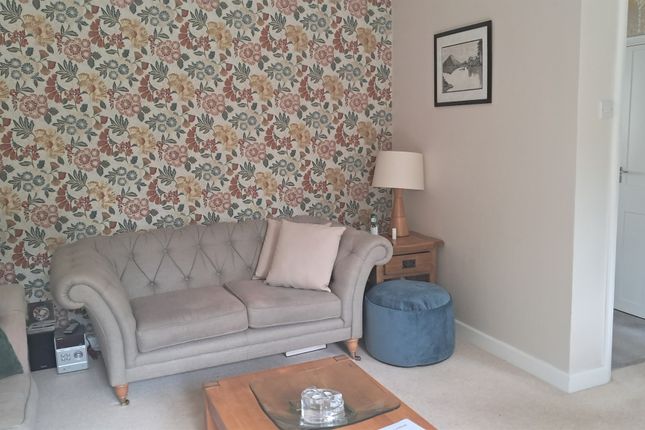 45, Manor Gardens, St. Neots photo 5