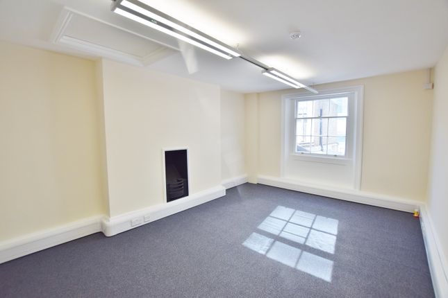 Office to let in Moorgate, London