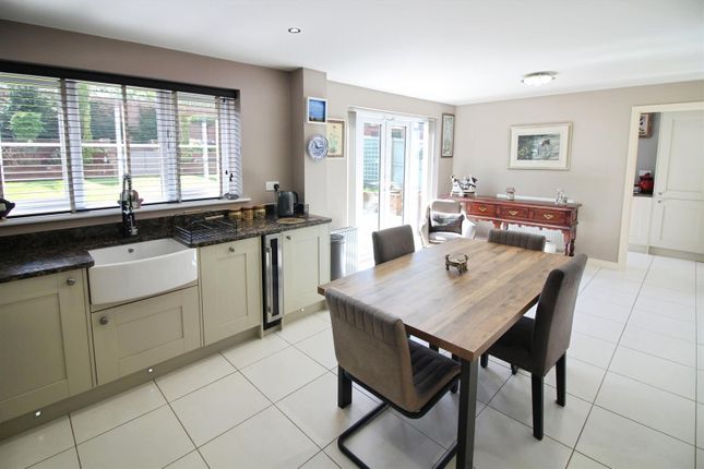 2, Sunningdale Place, Leeds photo 2