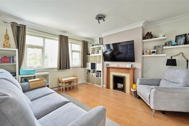 83A, Chertsey Road, Surrey photo 2