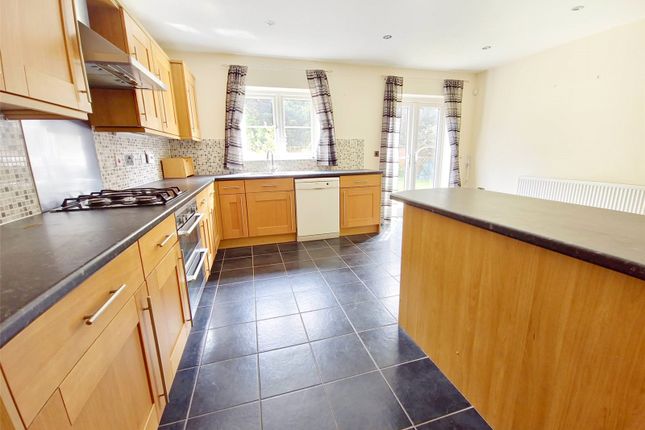 26, Elms Close, Hornchurch photo 5