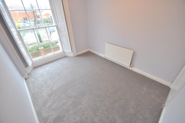 Flat to rent in 2 Royal Terrace, Northampton