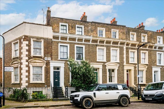 Flat to rent in Warneford Street, London Fields