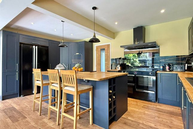 20, Firmount Close, Lymington photo 4