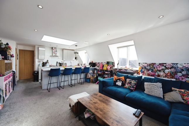 Flat F, 3, Elm Grove, Hayling Island photo 2