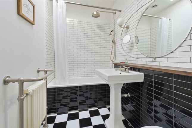 Town house for sale in Alexander Street, Notting Hill