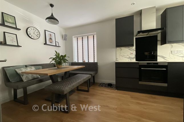 14, Longcroft Way, Havant photo 5