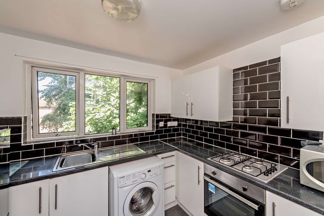 14, New Garden Drive, West Drayton photo 3