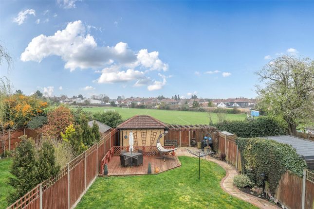 24, Bourn Avenue, Uxbridge photo 4