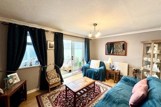 18, Rowan Drive, Chepstow photo 3