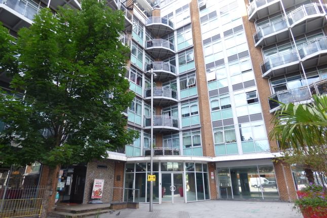 Thumbnail Flat to rent in Gerry Raffles Square, London