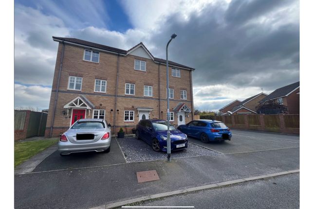 Thumbnail Town house for sale in Bloom Avenue, Wrexham