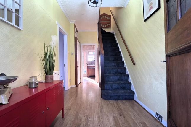 244, Kempton Road, London photo 3