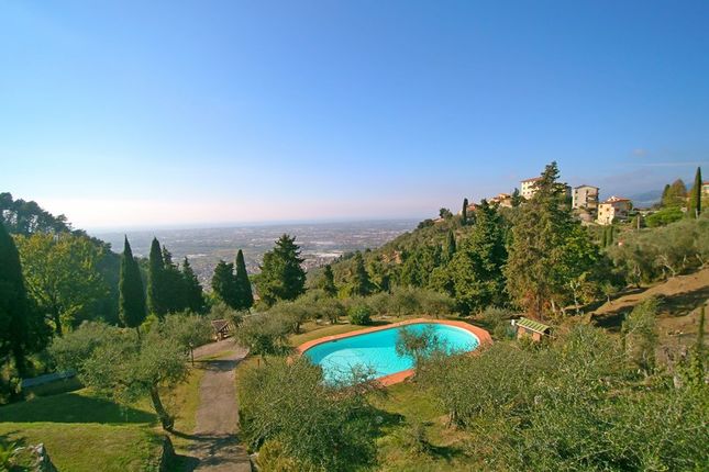 Thumbnail Villa for sale in Bargecchia-Corsanico, Camaiore, Lucca, Tuscany, Italy