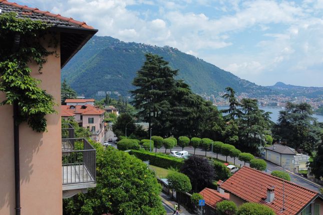 Villa for sale in Via Dei Villini, 7, 22100 Como Co, Italy
