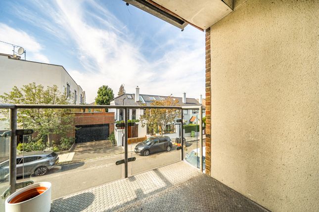 Flat 6, Claude Monet Court,, Underhill Road, London photo 4