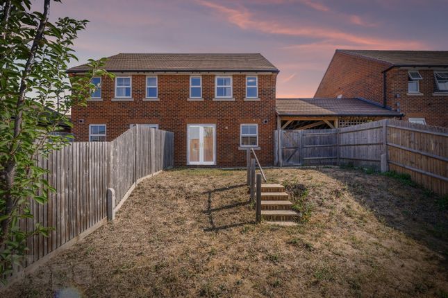 9, Freeman Close, Swanscombe photo 4
