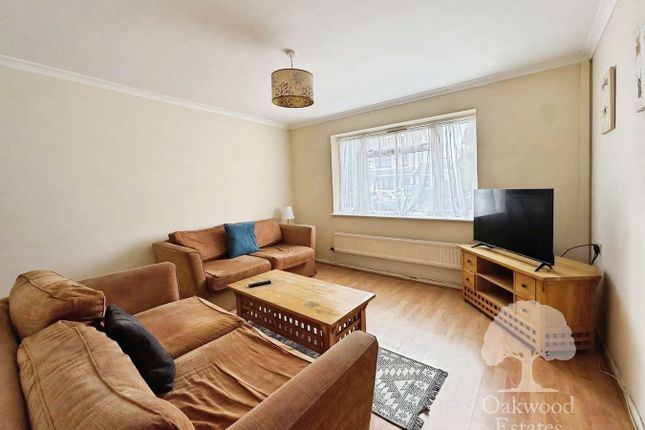 104, Blumfield Crescent, Slough photo 4
