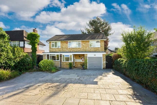 72, Manor Road North, Surrey photo 2