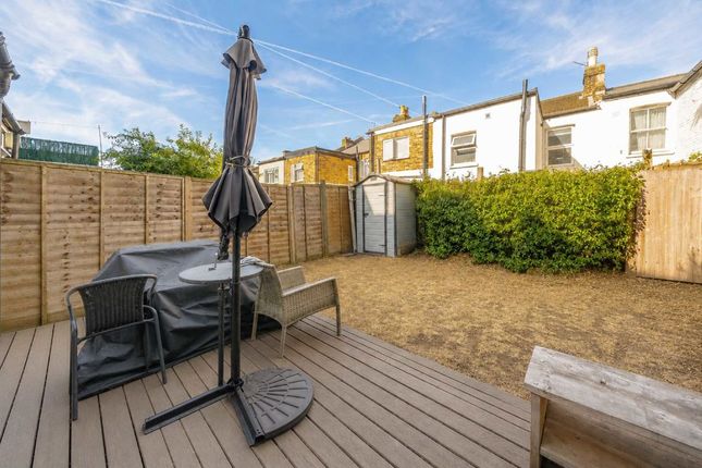 Flat A, 19, Kirchen Road, London photo 4
