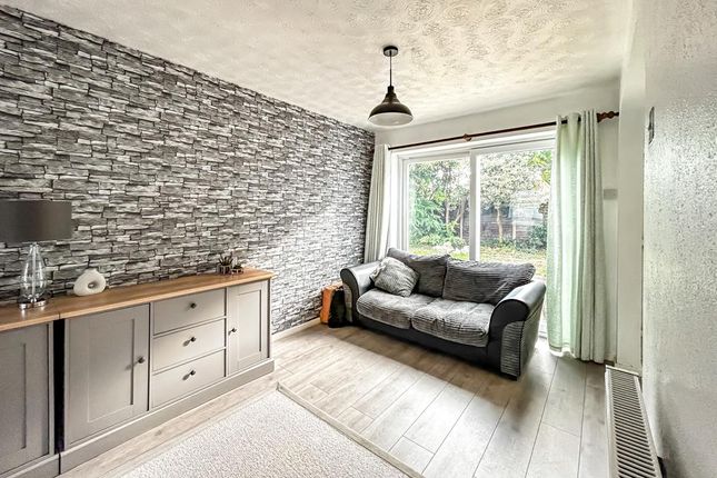 1, Estuary Gardens, Great Wakering photo 4