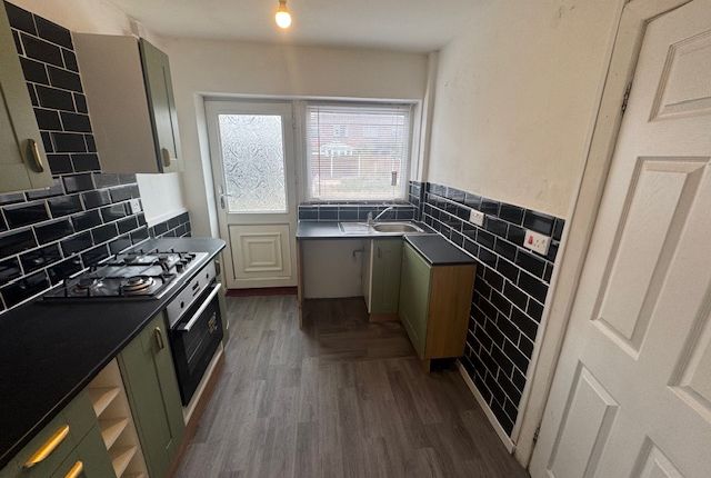 750, York Road Leeds photo 4
