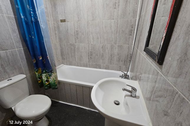 23, Boundary , BURNLEY photo 4