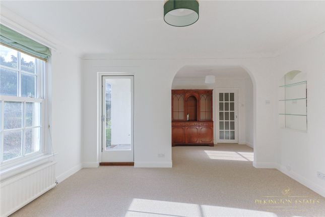 1, West Hill Court, Budleigh Salterton photo 3