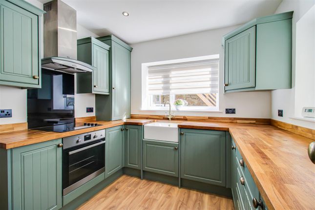 655, Barnsley Road, Wakefield photo 3