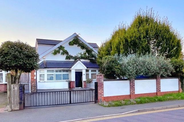 4-bed other on Pole Hill Road, Uxbridge UB10, £925,000