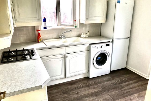91, Sefton Avenue, Middlesex photo 3