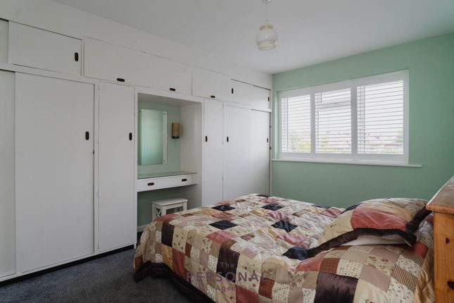 4, Dalewood Gardens, Worcester Park photo 3