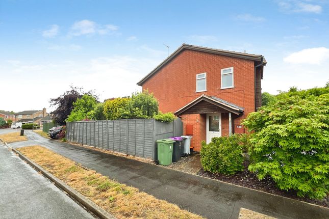 11 Wentworth Drive, Grantham photo 2